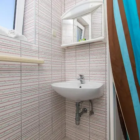 Ana Apartment Basina