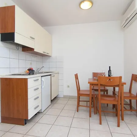 Ana Apartment *