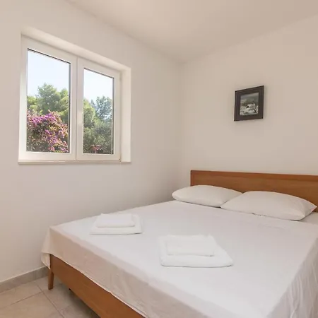 Apartment Ana *